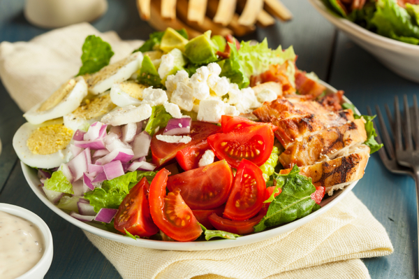 Classic Salad Recipe: Super Stuffed Cobb Salad – 12 Tomatoes Classic Salad Recipe: Super Stuffed Cobb Salad – 12 Tomatoes